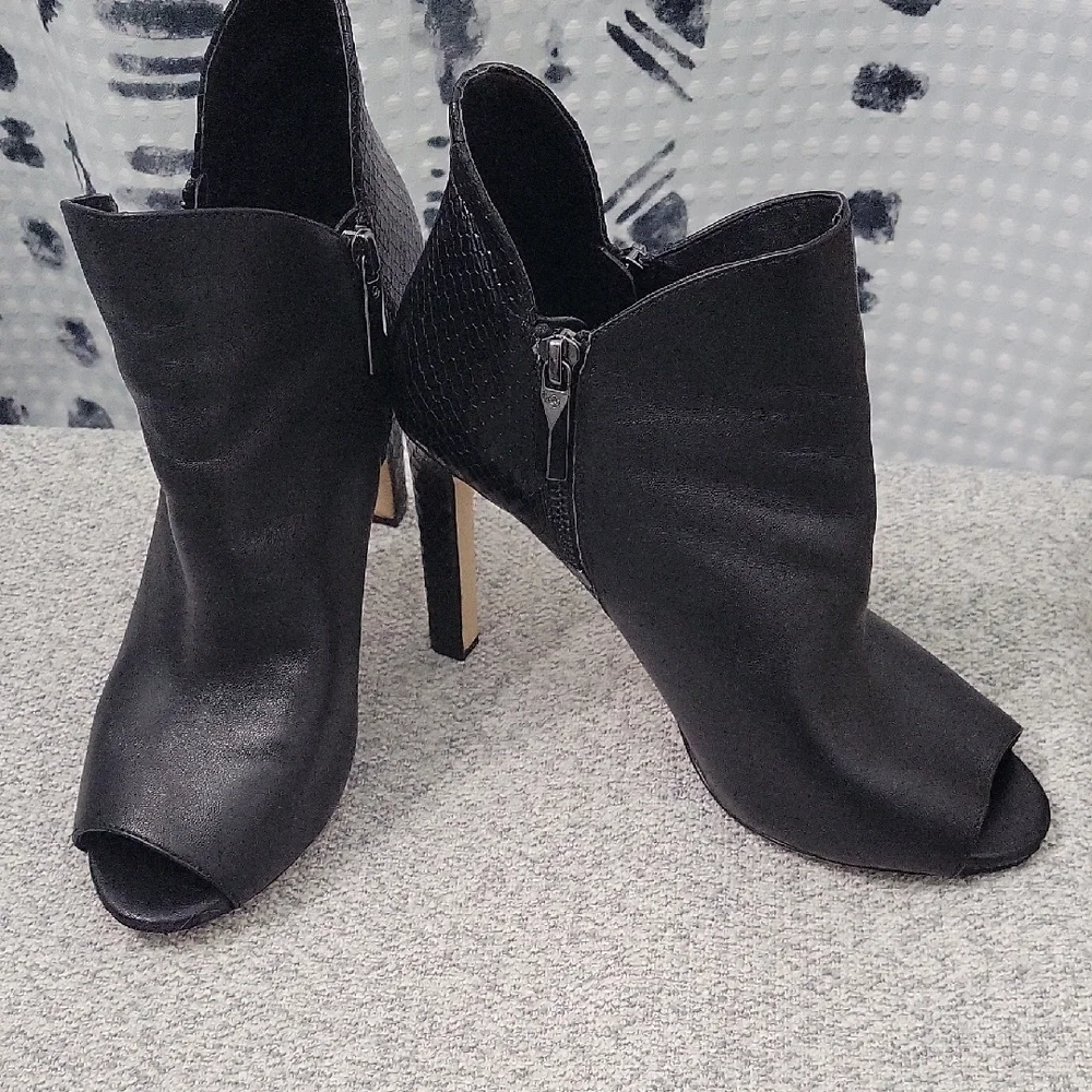 Michael Kors Elegant Black Peep-Toe Ankle Boots Size 8.5